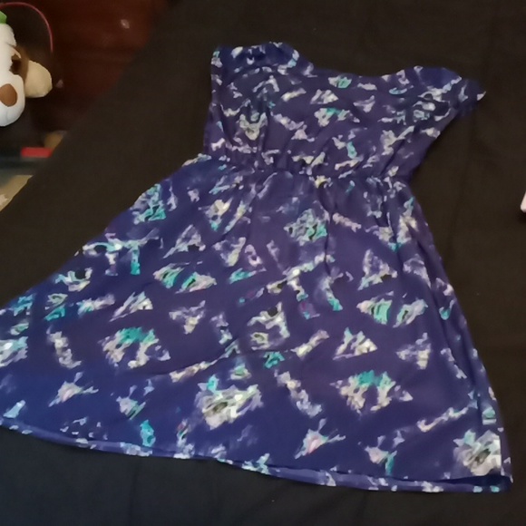 Pretty Dress - Picture 1 of 9